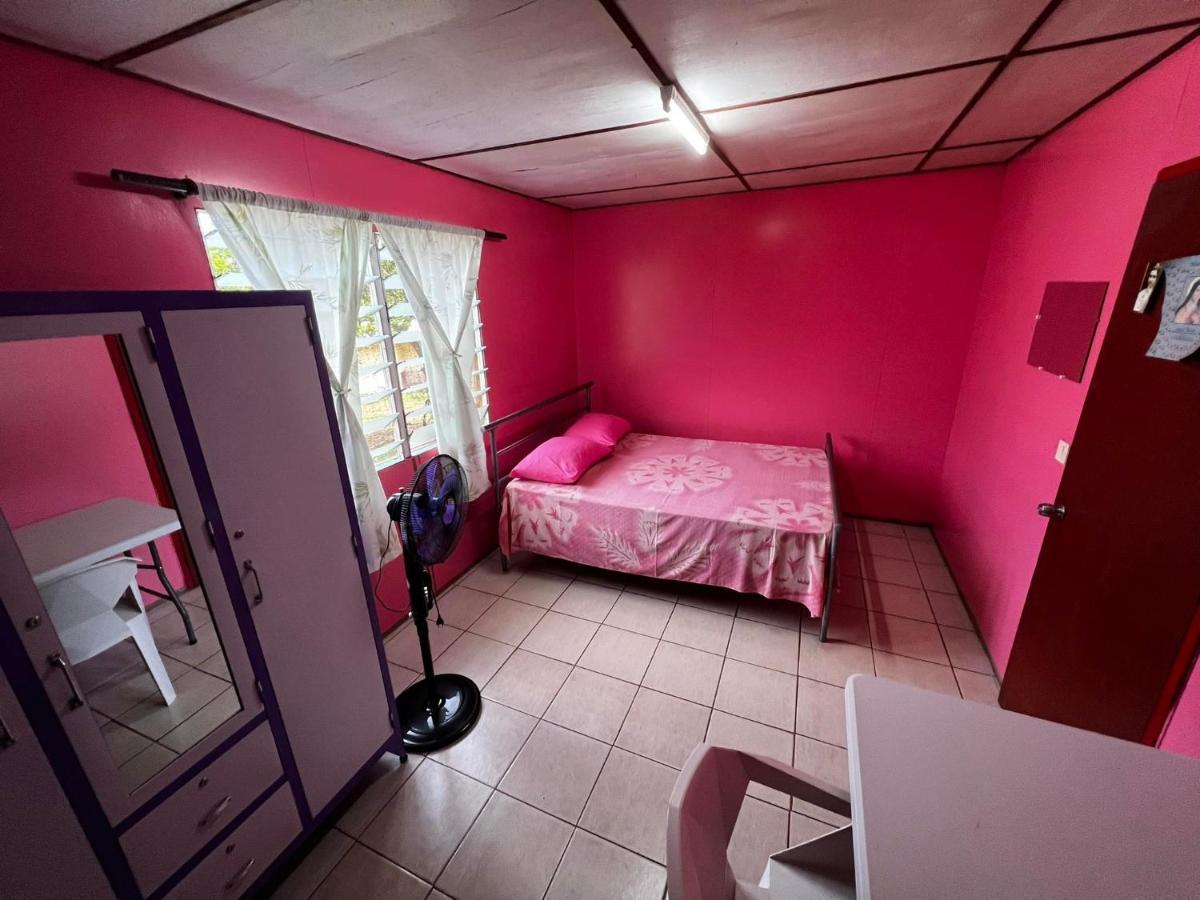 Pension Punahaa Nuku Hiva Buitenkant foto